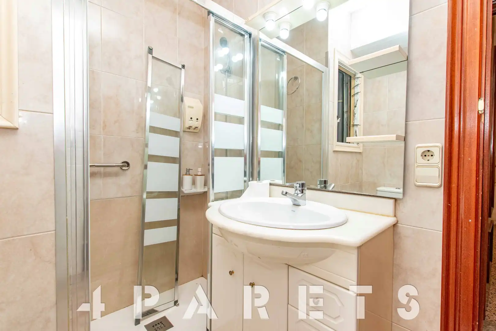 Baño de Piso en venta en Mataró con Aire acondicionado, Calefacción y Balcón