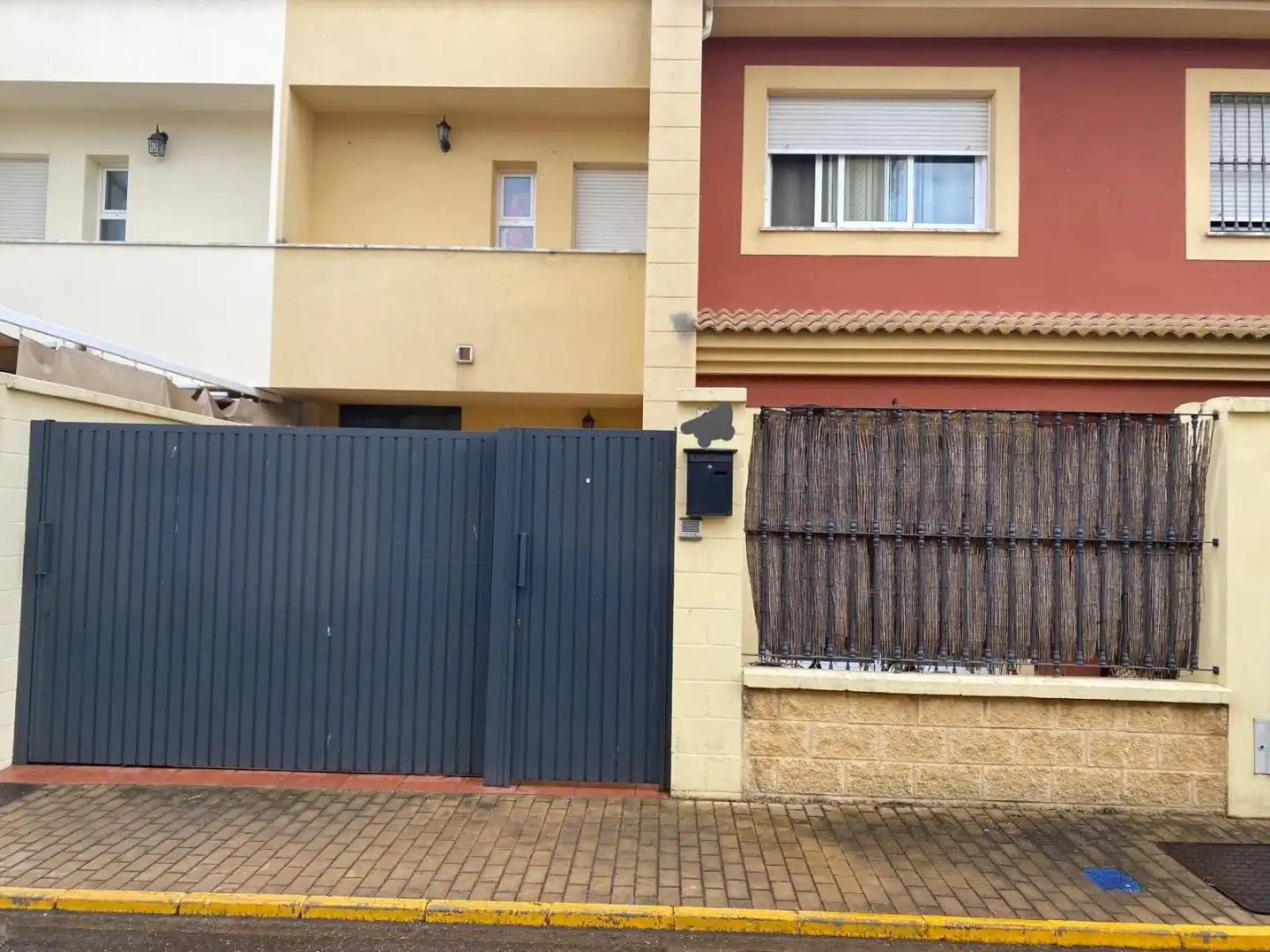 Vista exterior de Casa o xalet en venda en Talavera la Real amb Aire condicionat i Balcó