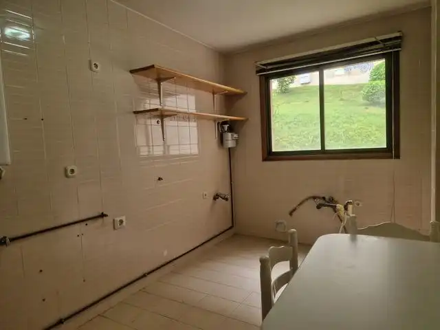 Cocina de Piso en venta en Teo con Calefacción, Parquet y Trastero