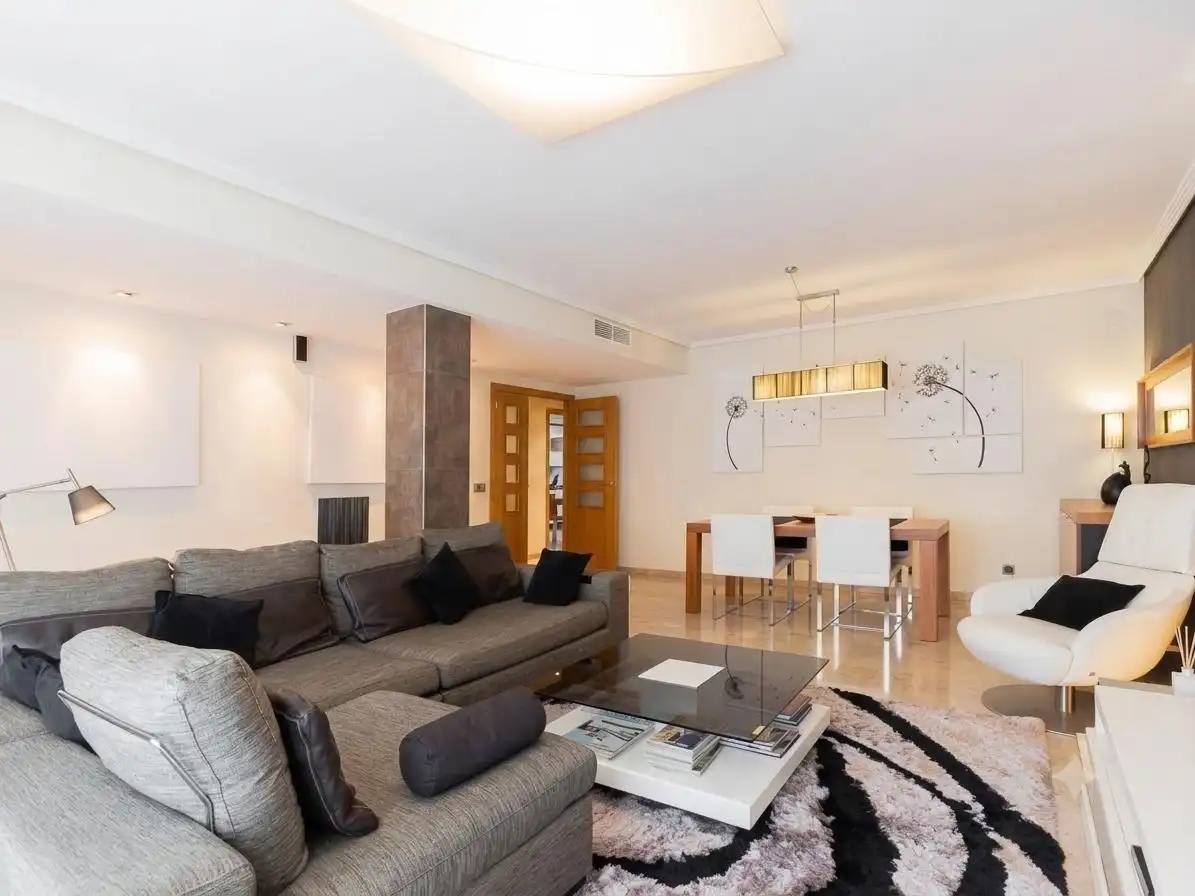 Living room of Flat for rent in Valencia  with Heating, Furnished and Balcony