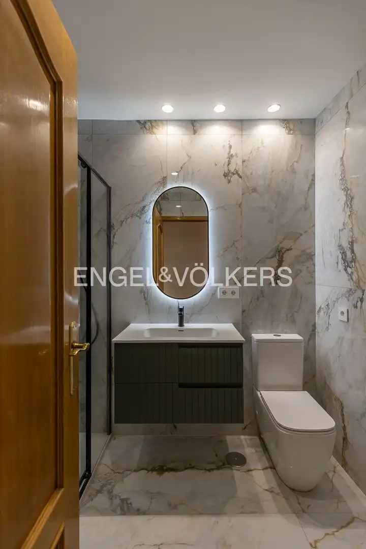Bathroom of Flat for rent in Madrid  with Heating