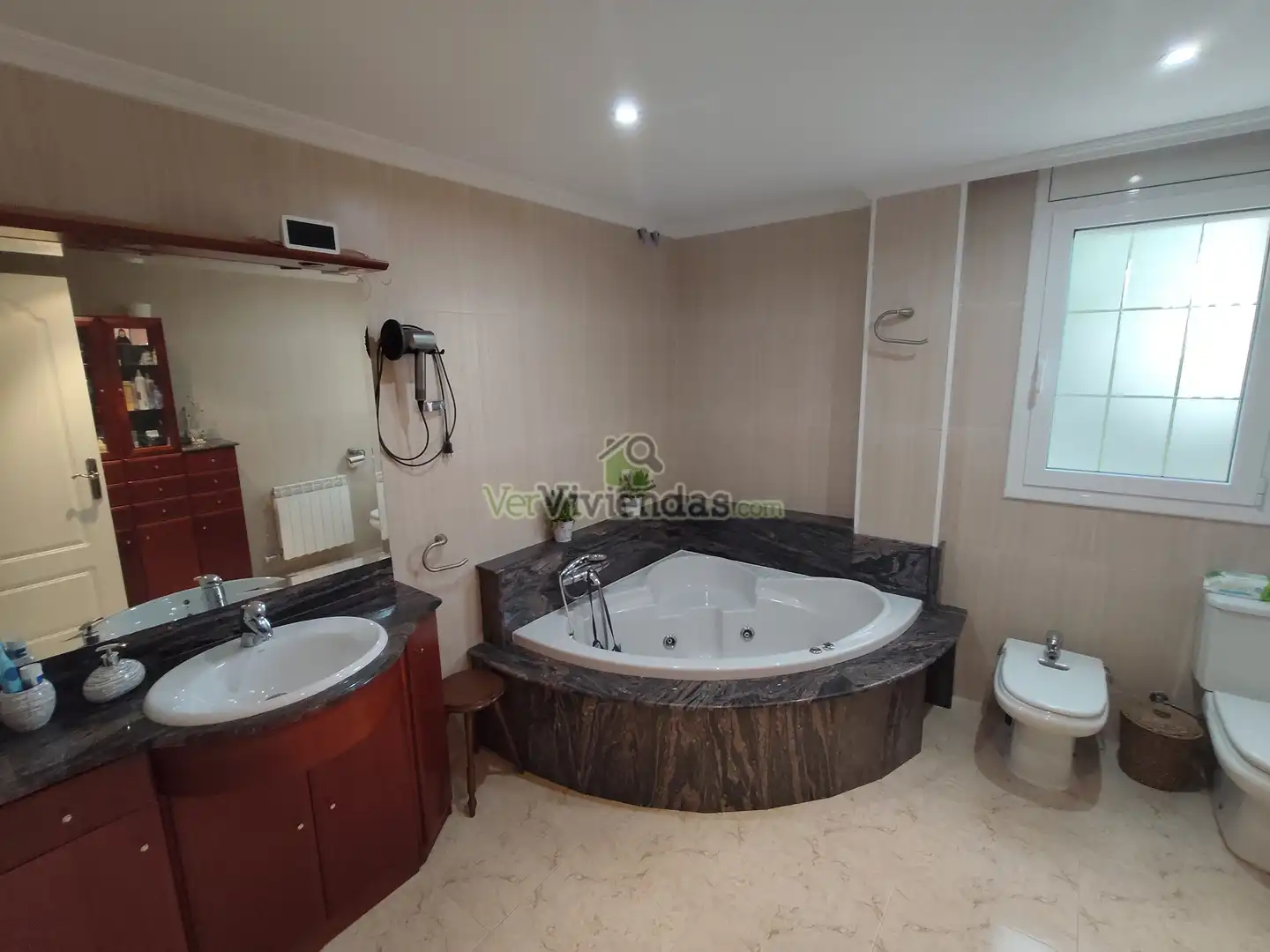 Baño de Casa o chalet en venta en Begues con Calefacción, Jardín privado y Parquet