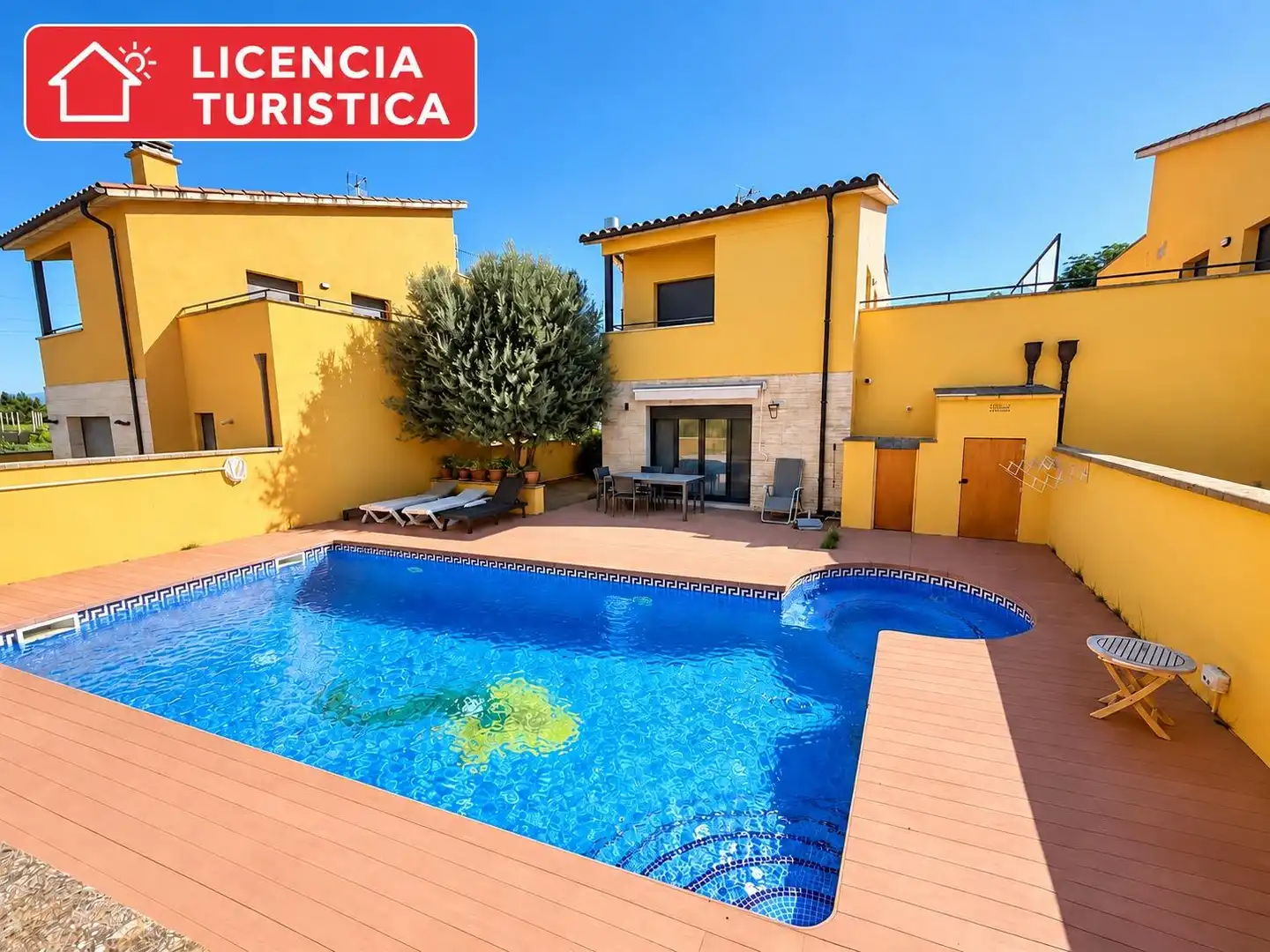 Xalet amb piscina en venda a OLOT