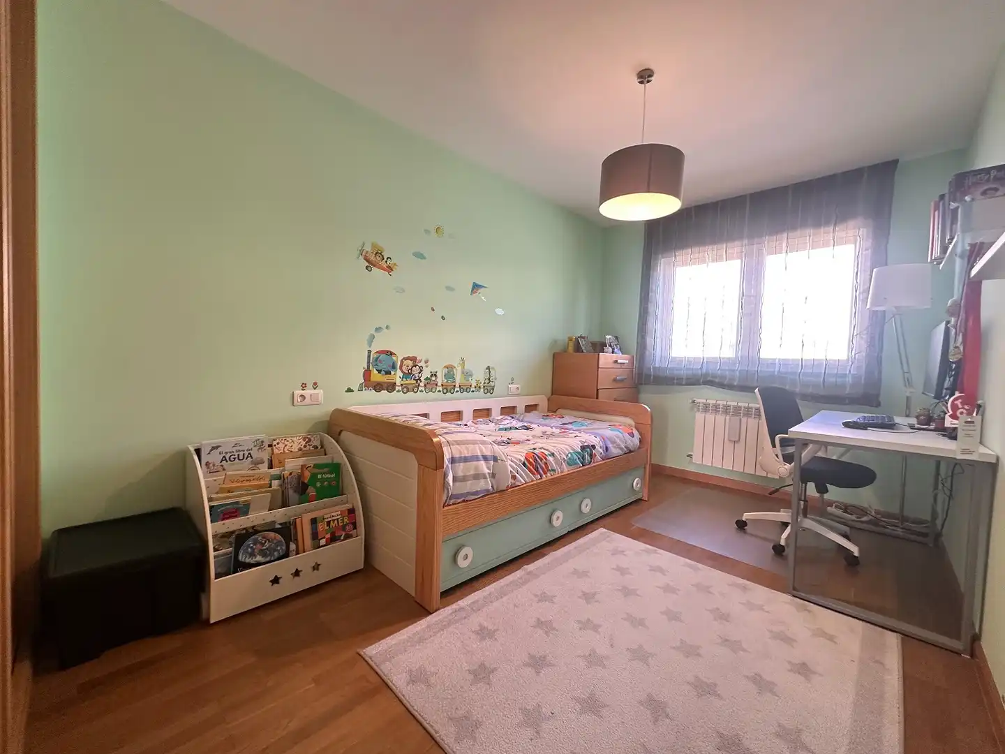 Habitación de Casa o chalet en venta en Santiago de Compostela  con Calefacción, Jardín privado y Parquet