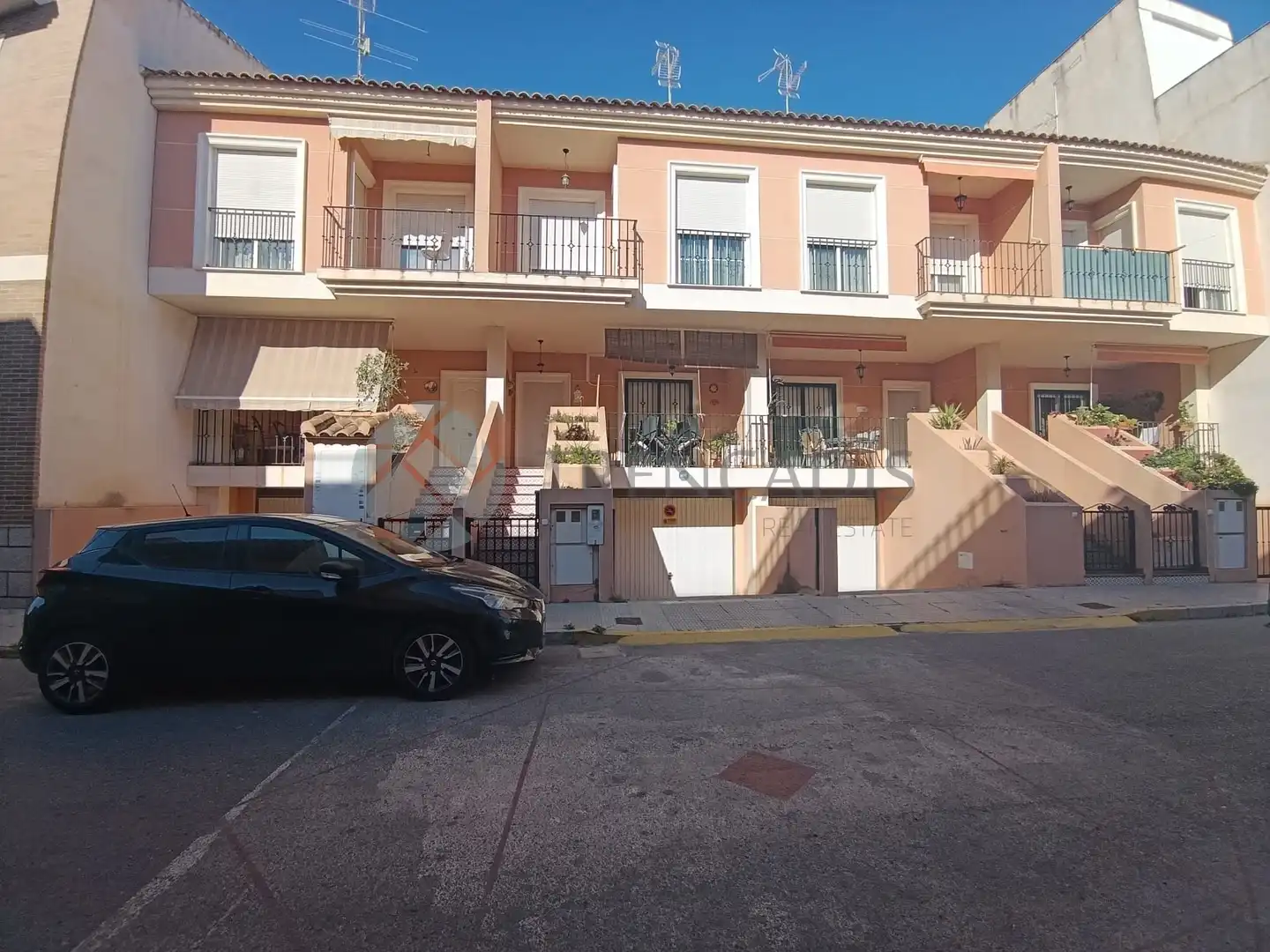 Vista exterior de Casa adosada en venda en Almoradí