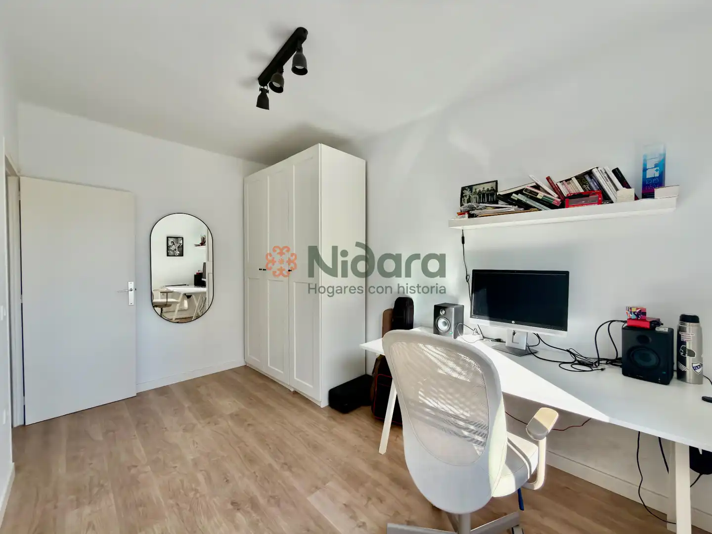 Bedroom of Flat for sale in Barcelona  with Air Conditioner, Heating and Parquet flooring