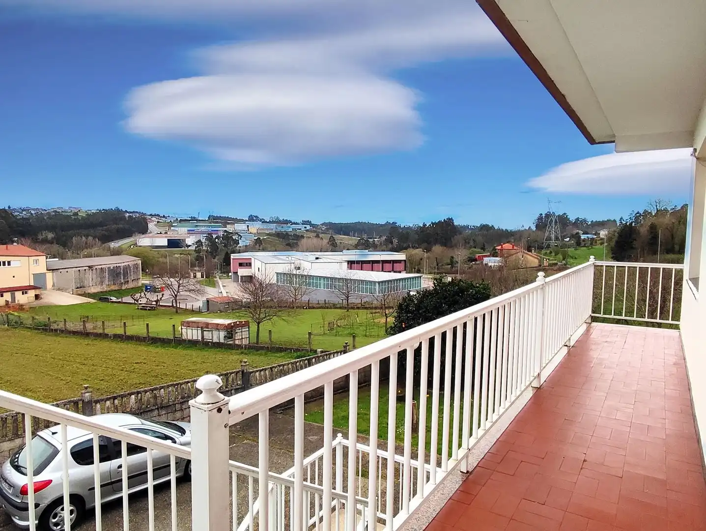 Vista exterior de Casa o xalet en venda en Carral amb Jardí privat, Terrassa i Moblat