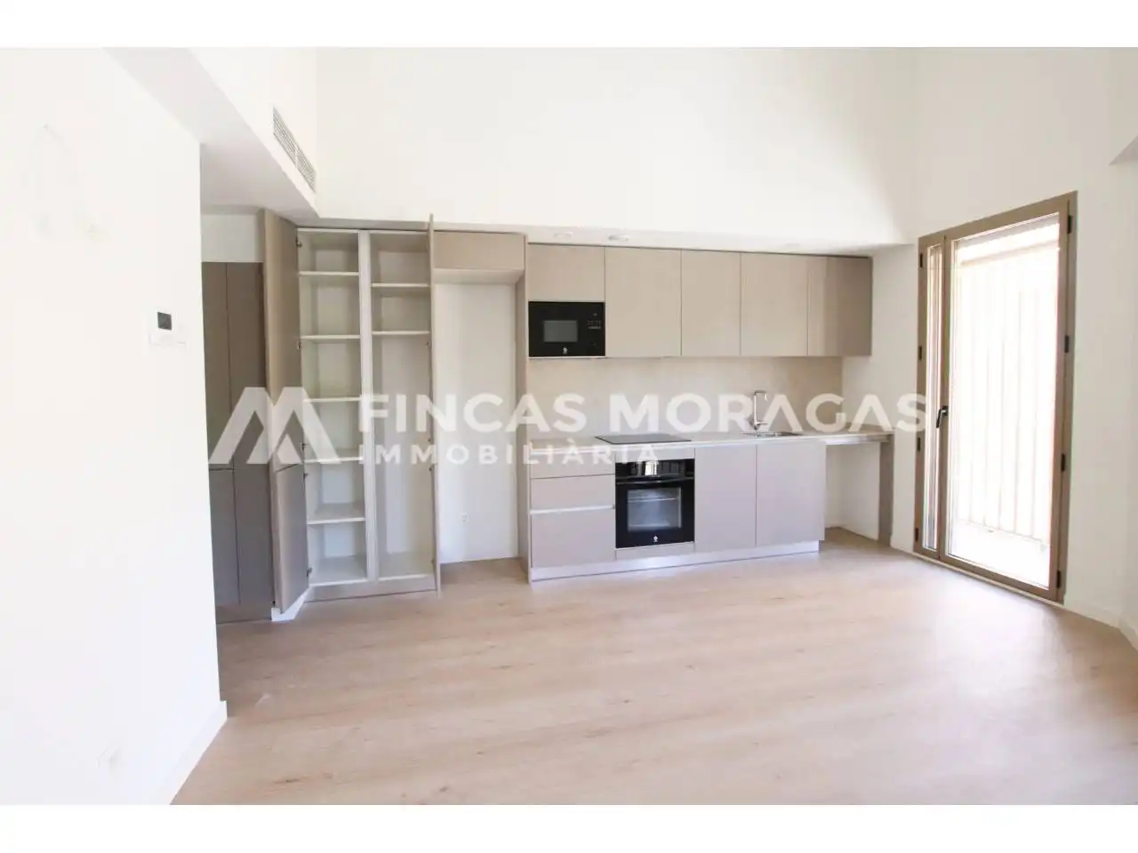 Flat for rent in Calle Castell, Can Fatjó - Sant Jordi Park - Plana del Castell