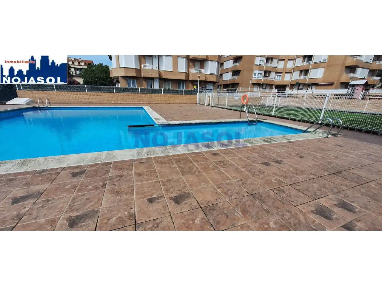 Piscina de Pis de lloguer en Noja amb Calefacció, Jardí privat i Terrassa
