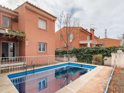 Casa adosada en venda a Calle HELLA, 11, Jun