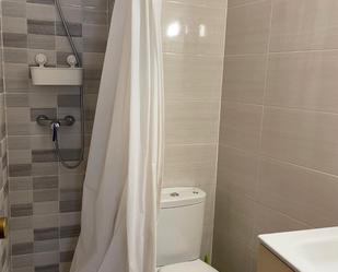 Bathroom of Apartment to rent in Santiago de Compostela   with Heating, Furnished and Oven