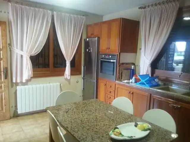 Cuina de Casa o xalet en venda en Castellón de la Plana / Castelló de la Plana amb Aire condicionat, Calefacció i Jardí privat