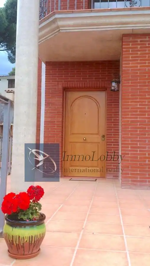 House with pool for sale in carrer Alzina 11, imagen 8