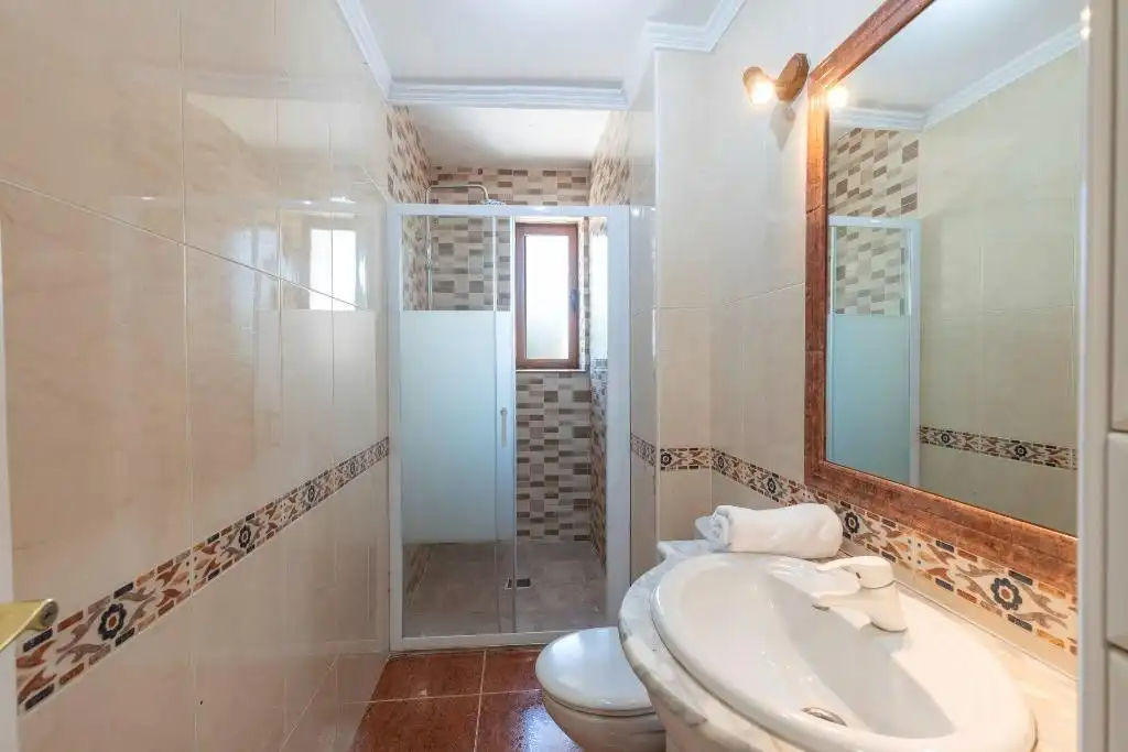 Bany de Casa o xalet en venda en Albolote amb Aire condicionat, Balcó i Piscina comunitària