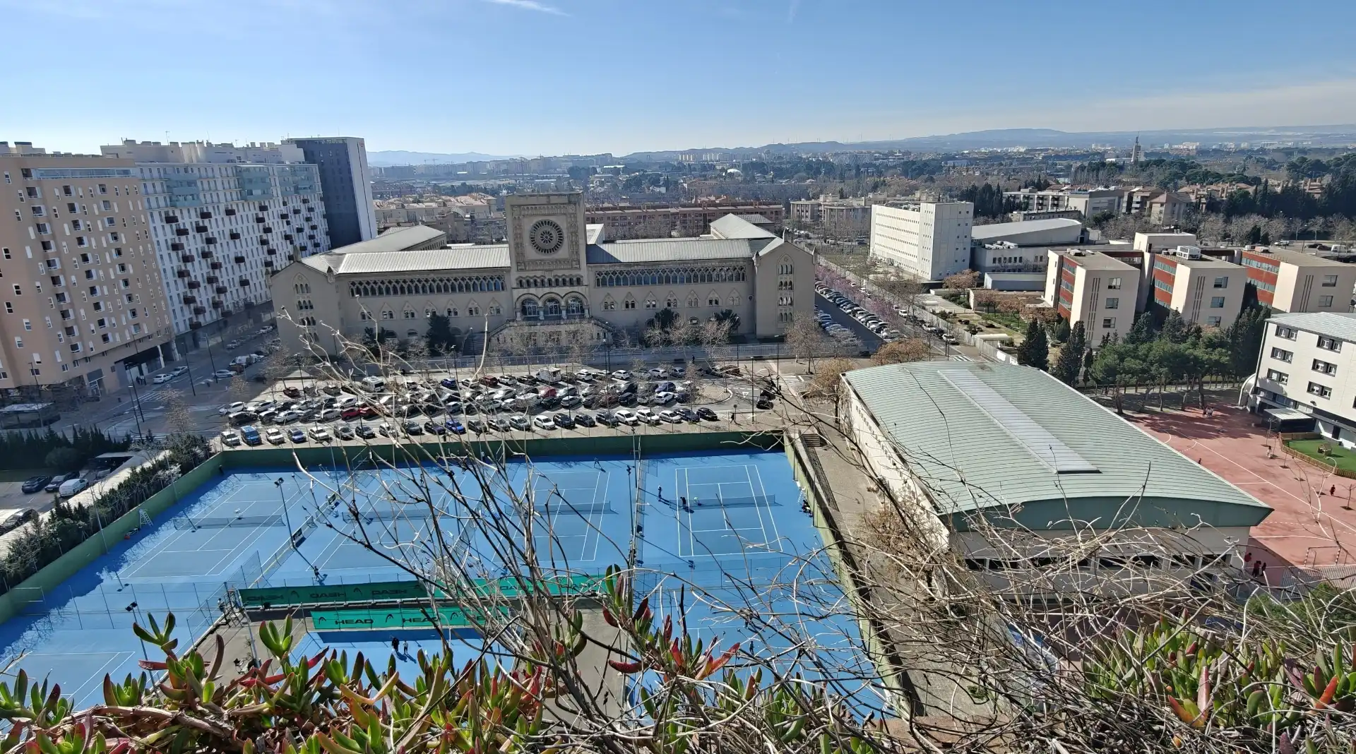 Swimming pool of Attic for rent in Zaragoza  with Air Conditioner, Heating and Parquet flooring