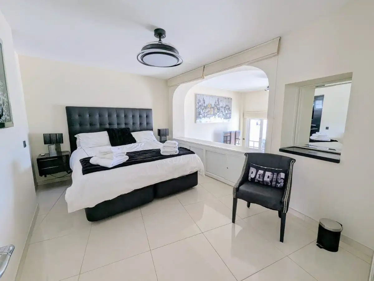 Habitación de Ático en venta en Marbella con Aire acondicionado, Amueblado y Piscina comunitaria