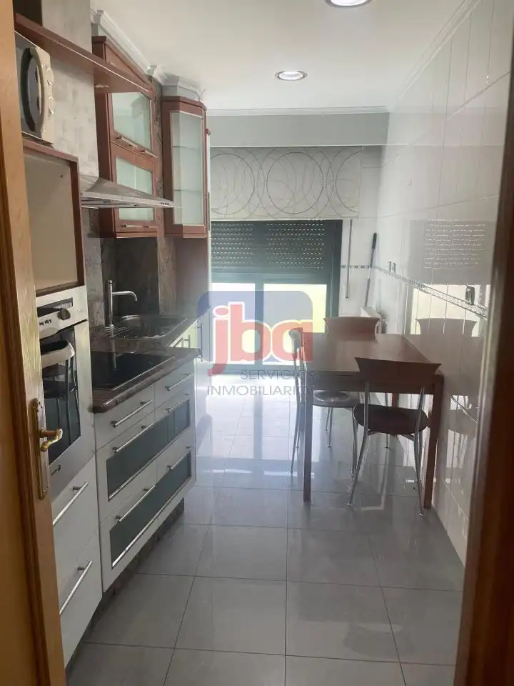 Cocina de Piso de alquiler en Ourense Capital  con Calefacción y Terraza