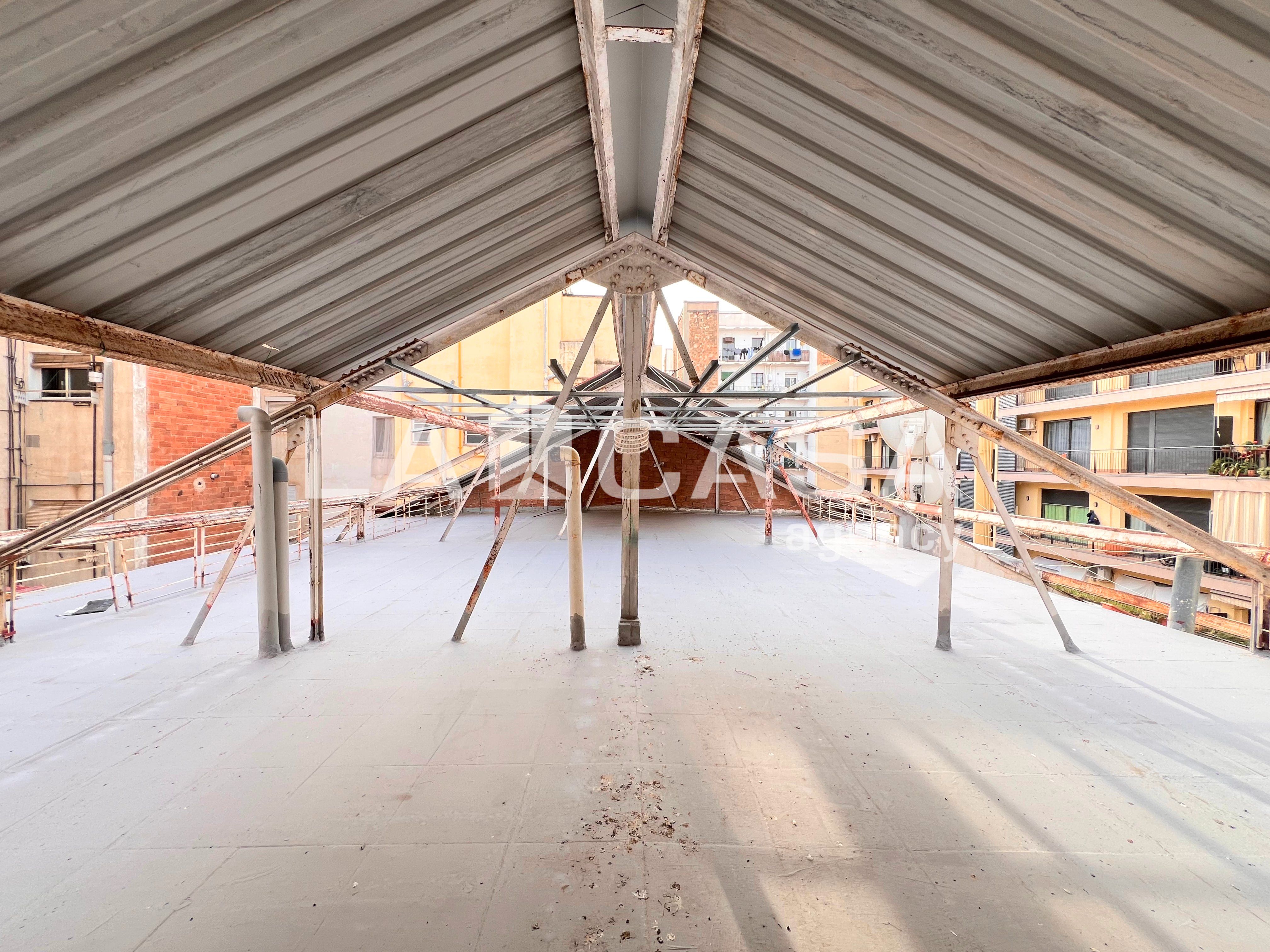 Exterior view of Industrial buildings for sale in  Barcelona Capital