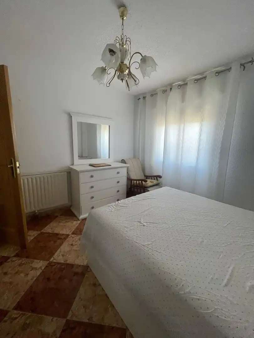 Schlafzimmer von Wohnung zur Miete in Fuenlabrada mit Klimaanlage, Heizung und Parkett