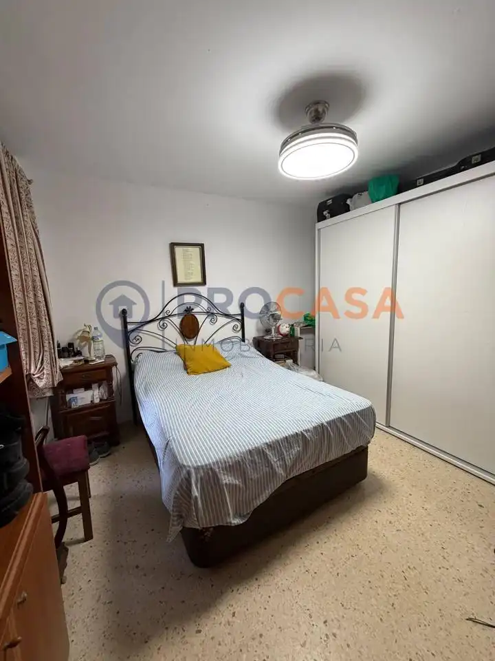 Habitación de Planta baja en venta en Utrera