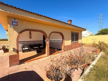 Casa con piscina en venta en Oromana