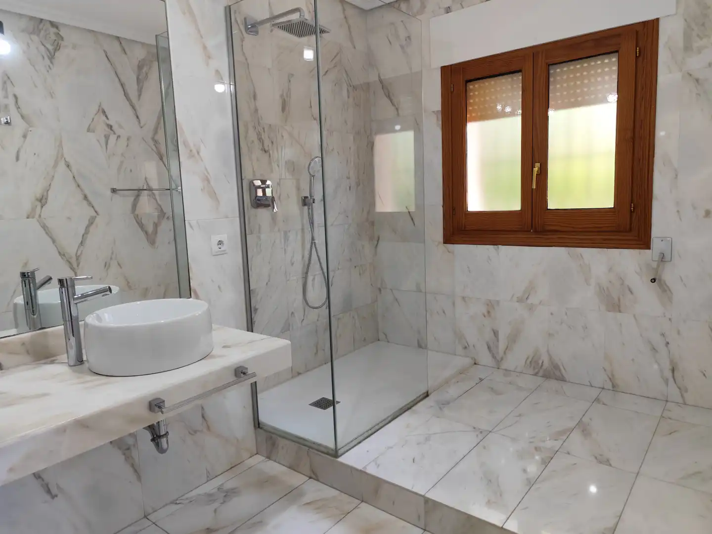 Bany de Casa o xalet en venda en Murcia amb Terrassa, Traster i Piscina