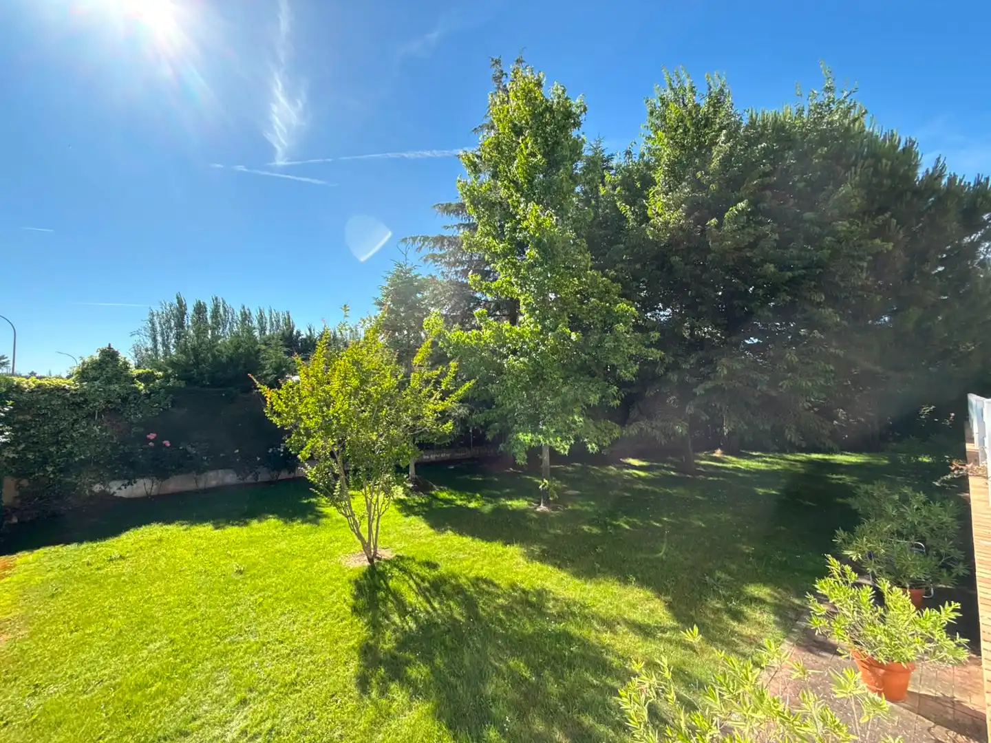 Einfamilien-Reihenhaus zum Verkauf in Santa Marta de Tormes mit Klimaanlage, Heizung und Privatgarten