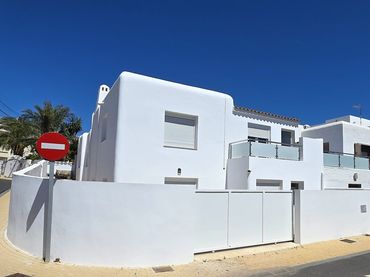 Casa amb piscina en venda a El Palmeral