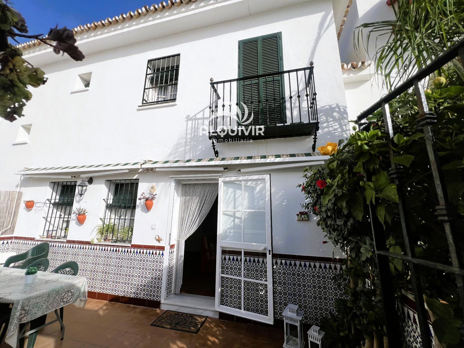 Vista exterior de Casa adosada en venda en Almonte amb Terrassa, Piscina i Moblat