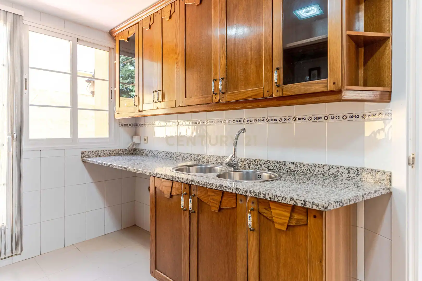 Kitchen of Houses for sale in Armilla  with Storage room and Community pool