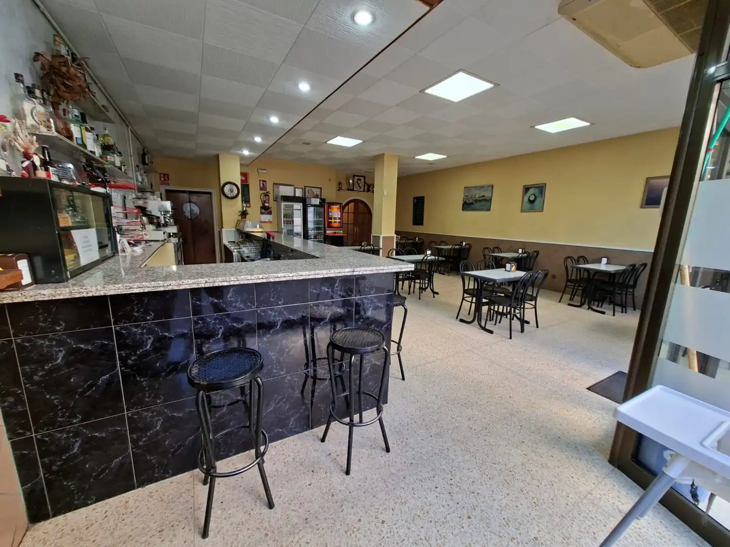 Commercial properties for sale in Llinars del Vallès  with Air Conditioner, Heating and Furnished