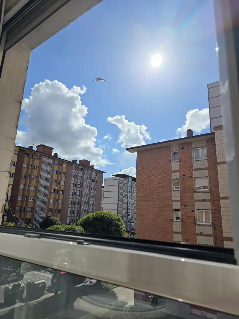 Vista exterior de Pis en venda en Gijón  amb Calefacció i Jardí privat