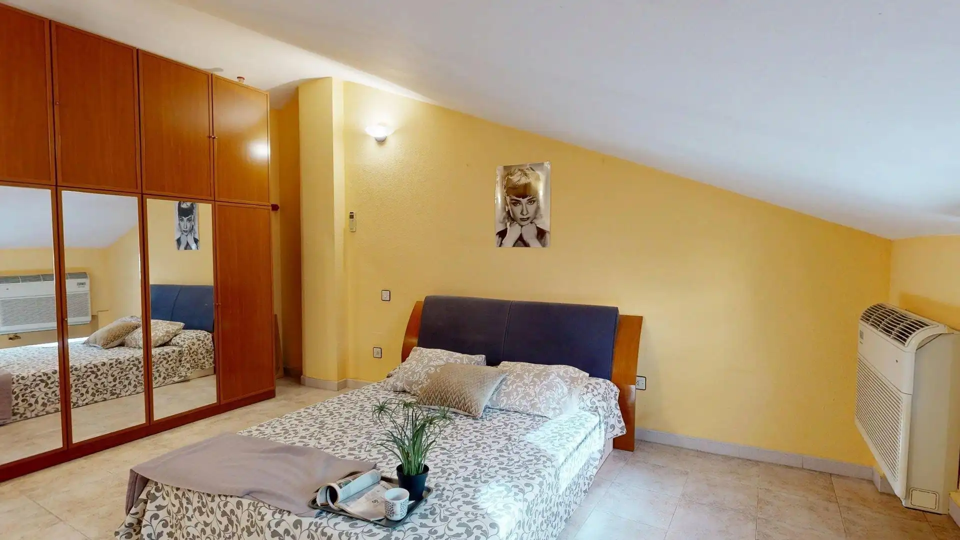 Dormitori de Casa o xalet en venda en Zaragoza amb Calefacció, Terrassa i Moblat