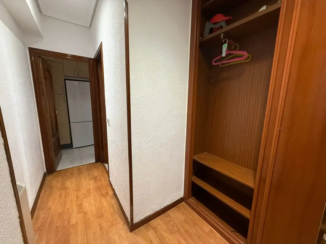 Flat for rent in Madrid  with Air Conditioner and Furnished