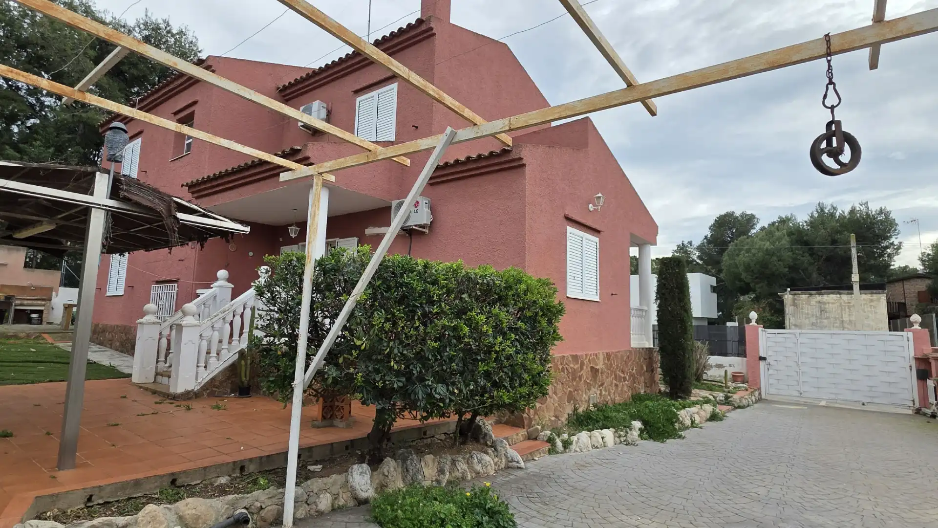 Vista exterior de Casa o chalet en venta en Chiva con Aire acondicionado, Jardín privado y Terraza