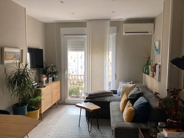 Piso en Alquiler en Calle de Bretón de los Herreros en Ríos Rosas - Nuevos Ministerios