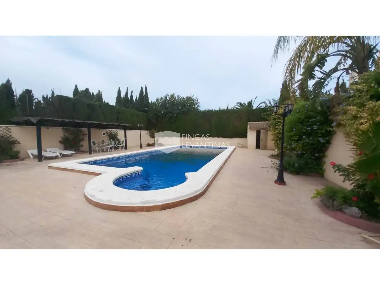 Piscina de Casa o xalet en venda en San Vicente del Raspeig / Sant Vicent del Raspeig amb Aire condicionat, Jardí privat i Terrassa