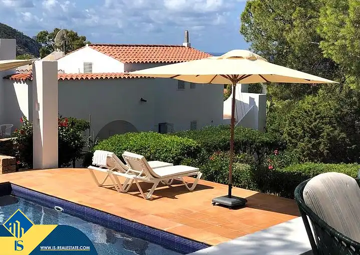 Xalet amb terrassa en venda a Cala Vedella-Cala Tarida