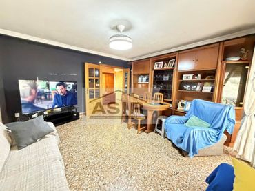 Flat for sale in Casc Urbà