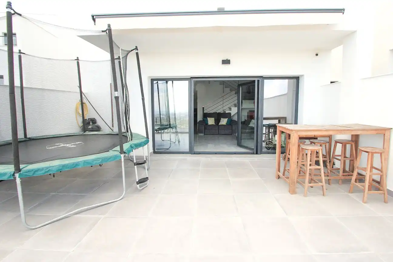 Einfamilien-Reihenhaus zur Miete in Santa María