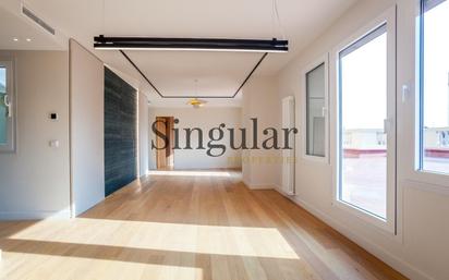 Living room of Attic for sale in  Barcelona Capital  with Heating and Terrace