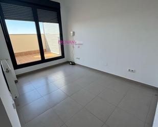 Dormitori de Àtic de lloguer en Torrejón de Ardoz amb Calefacció, Jardí privat i Terrassa