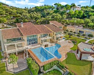 Jardí de Casa o xalet en venda en Marbella amb Aire condicionat, Jardí privat i Traster