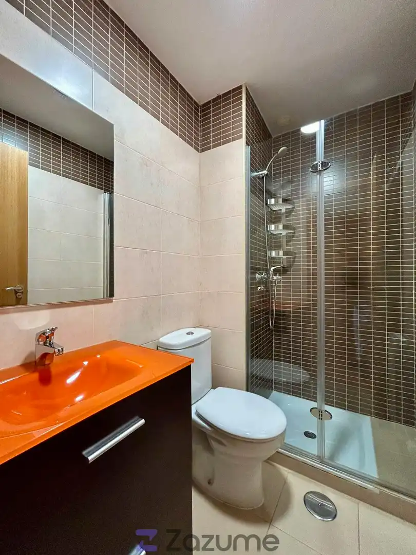 Bathroom of Flat for rent in Granada  with Air Conditioner, Heating and Private garden