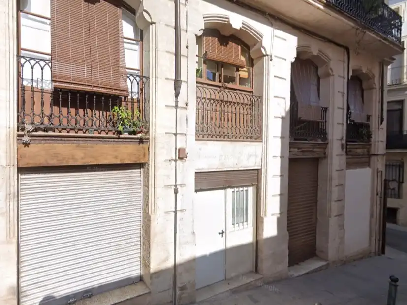 Vista exterior de Local en venta en Alcoy / Alcoi