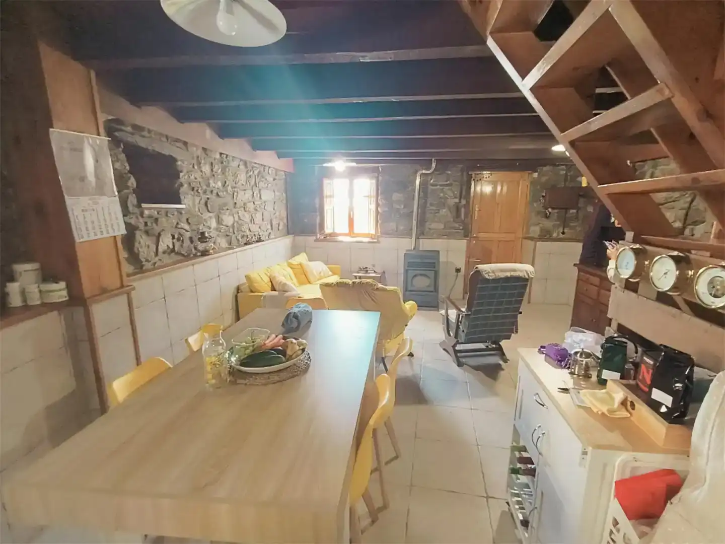 Cuina de Finca rústica en venda en Cabrillanes amb Moblat