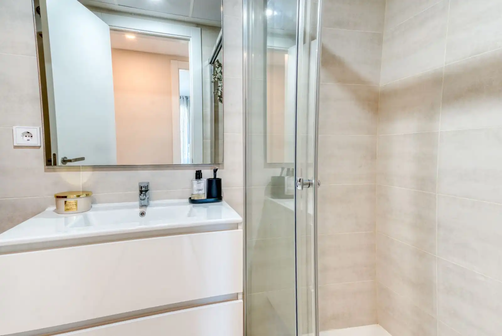 Apartamento con piscina en venta en Estepona Pueblo, imagen 15