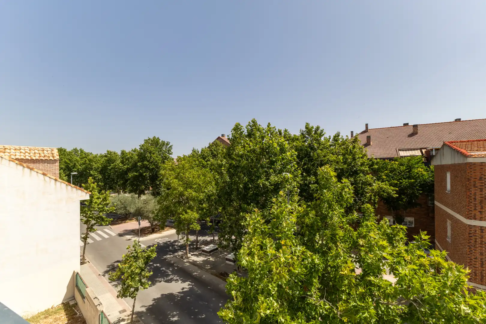 Vista exterior de Casa adosada en venda en Villanueva del Pardillo amb Aire condicionat, Jardí privat i Terrassa