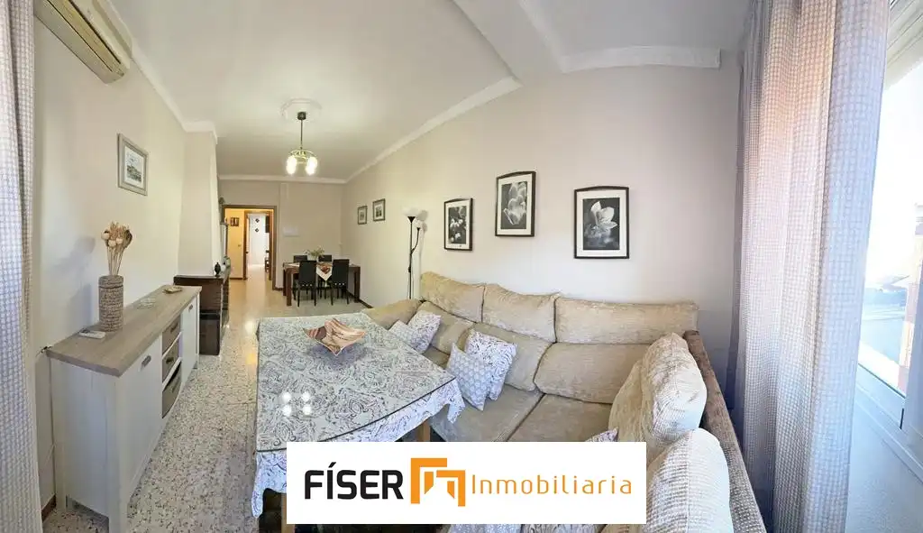Flat with terrace to rent in Calle Hernando de Zafra