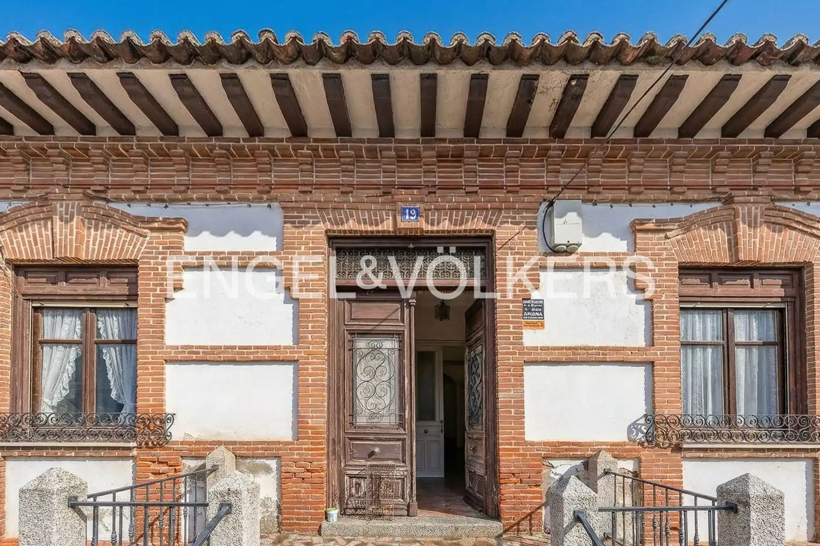 Exterior view of Houses for sale in Azuqueca de Henares  with Heating and Private garden